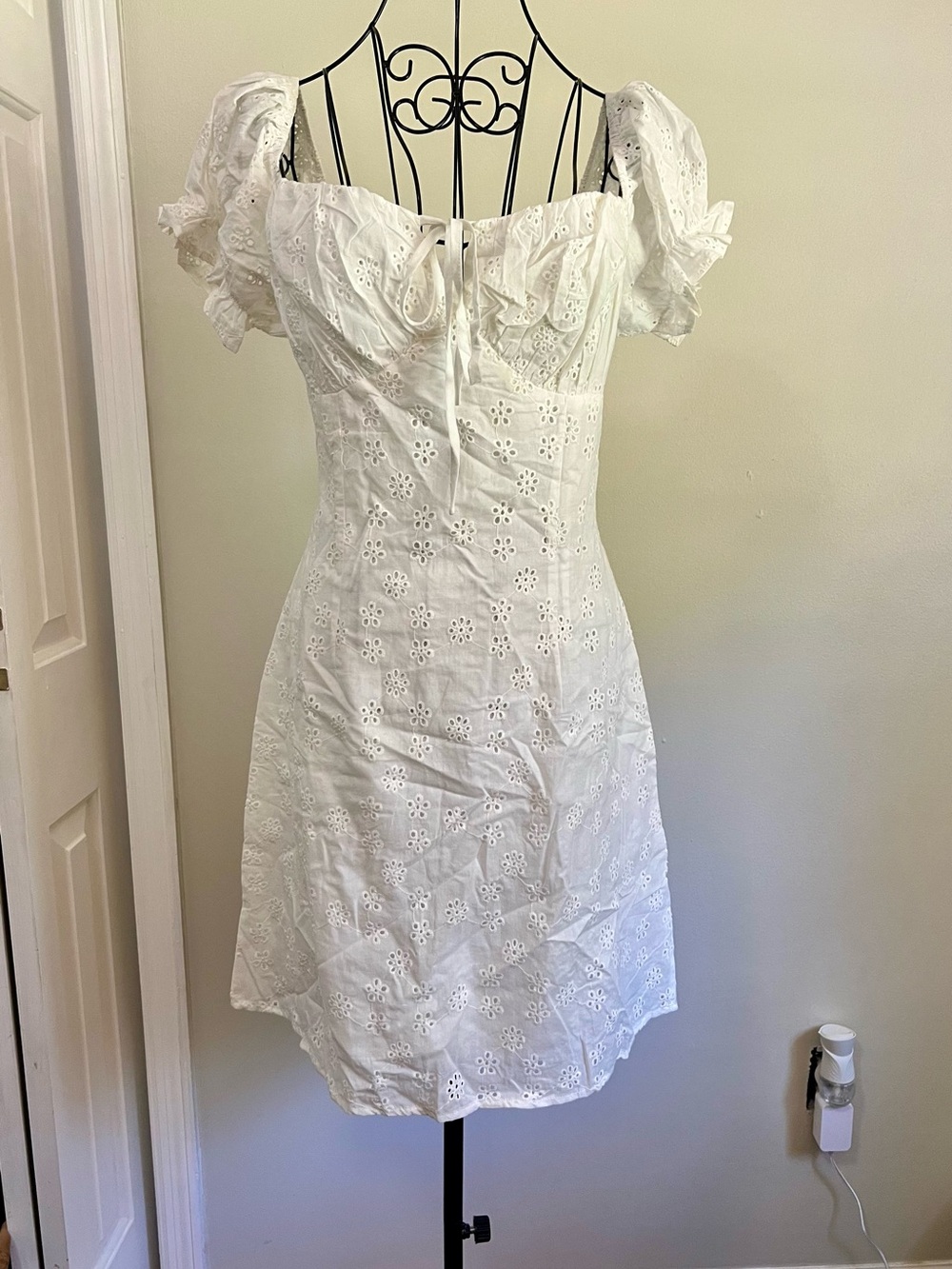 White Eyelet Puff-Sleeve Mini Dress with Sweetheart Bodice